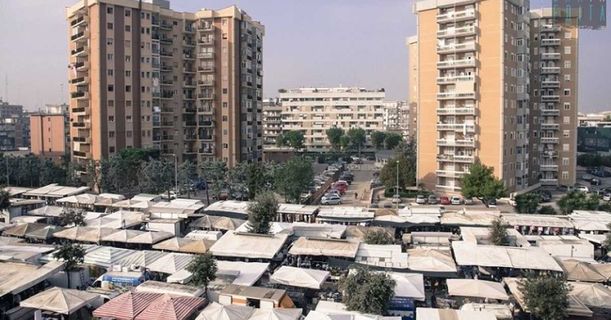 Bari, il gioved� appuntamento fisso: caccia all'affare nel mercato di via Salvemini